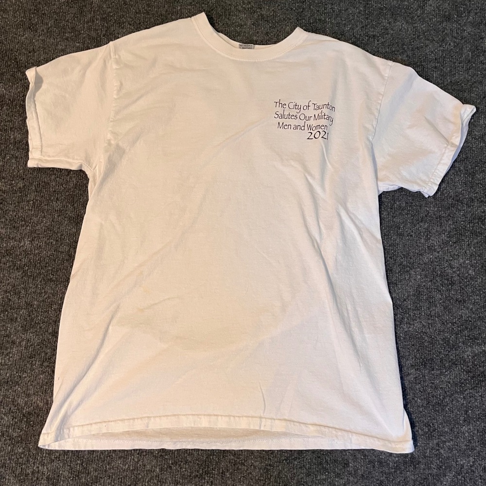 Gildan City of Taunton Military Salute 2021 Graphic T-Shirt White Large